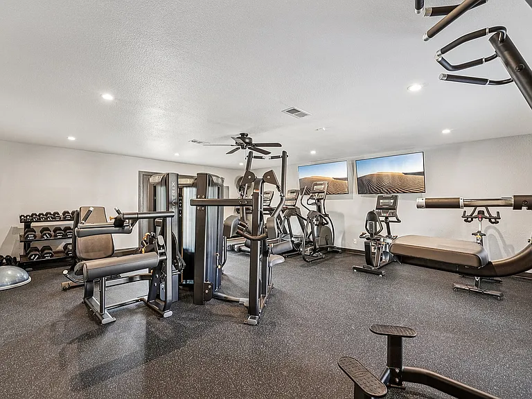 Modern Leasing Office with Warm Ambiance in Waco, TX