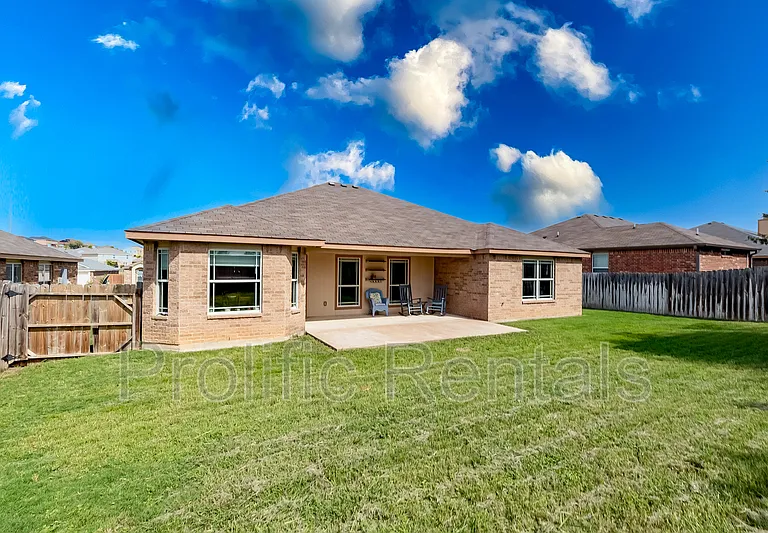 5102 Screaming Eagle Cir — Photo 29