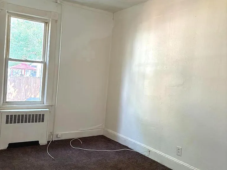 17 Arbutus Ave #A — Photo 9