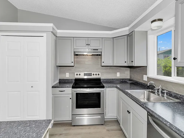 466 1/2 Carson Lake Dr — Photo 11