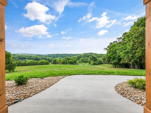 5th image of 718 W Dumplin Valley Rd