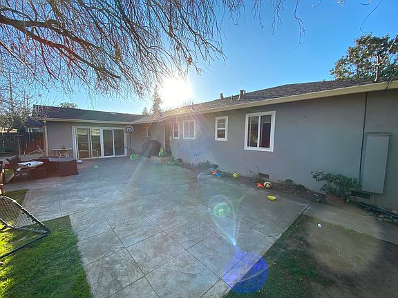 2nd image of 1093 Savannah Dr