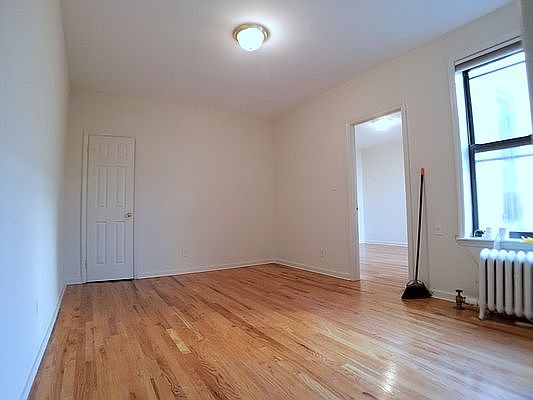 2nd image of 334 Montgomery St #5D
