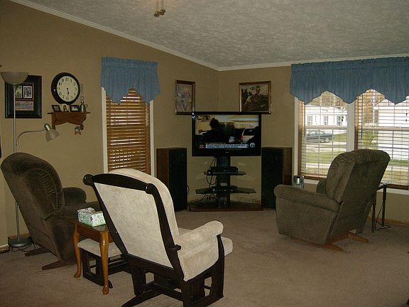 4th image of 17154 Louise Dr