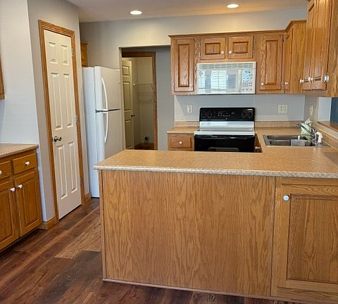 3rd image of 410 Commercial Ave SW #1
