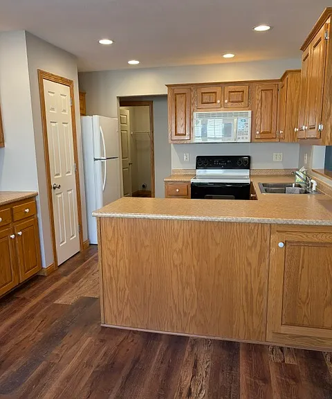 410 Commercial Ave SW #1 — Photo 7