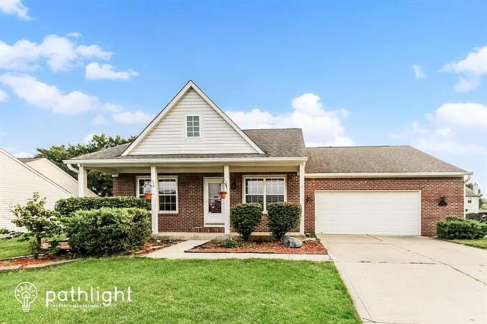 496 Yorktown Ln photo 1