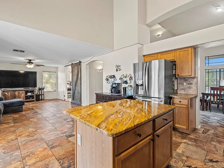 3299 E Boston St — Photo 15