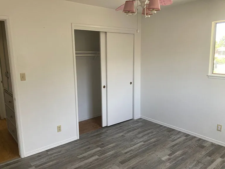 1229 Eastridge Dr — Photo 23