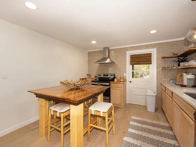 435 Reems Creek Rd — Photo 20