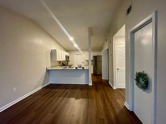 2nd image of 425 S 9th St #9032