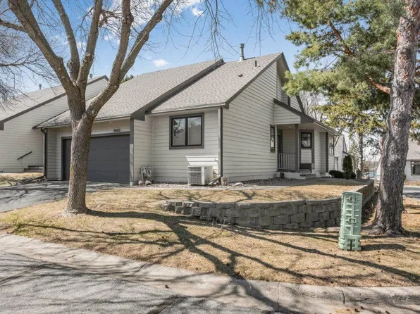 8425 Rice Lake Rd, Osseo, MN 55369
