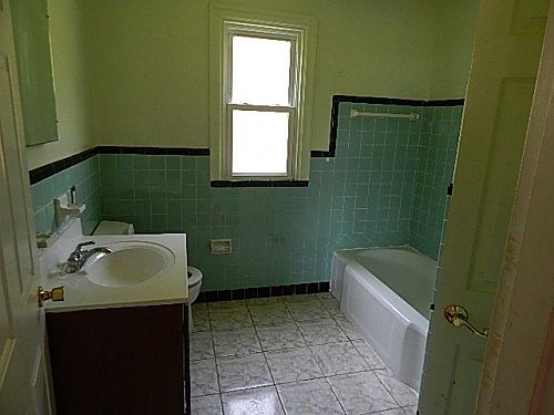 3rd image of 1100 Trampe Ave