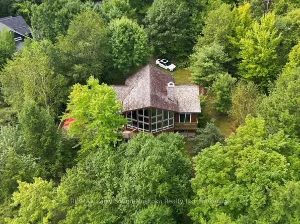 31 Lyndsey Ln, McKellar, ON P2A 0B5