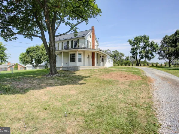 5089 Buchanan Trl W, Greencastle, PA 17225