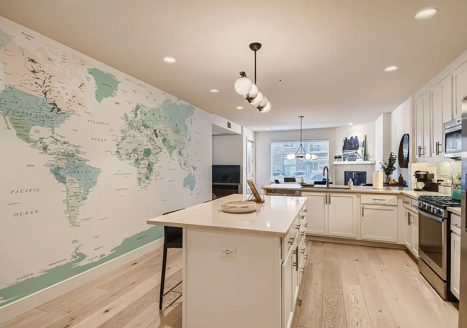 Modern 1 BDR in Peloton - Ground Floor — Photo 1