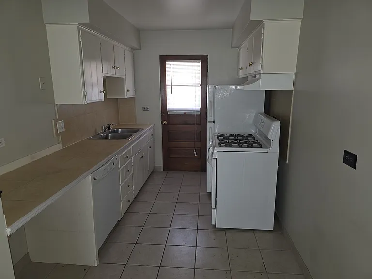 5021 Florence Ave — Photo 8