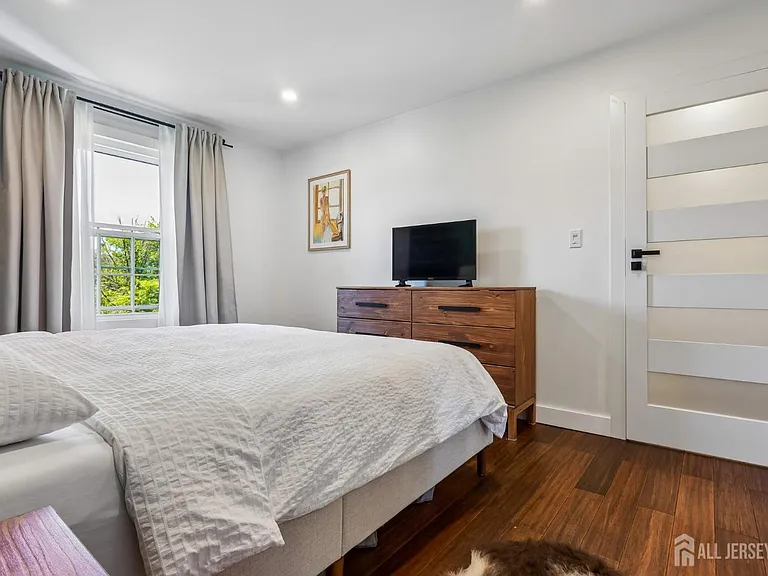 12 Clay St — Photo 16