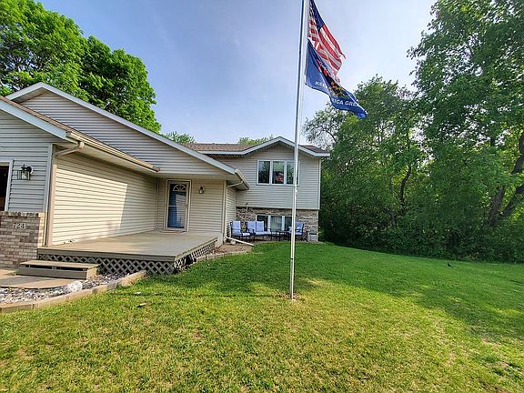 2nd image of 724 Popplewood Ct