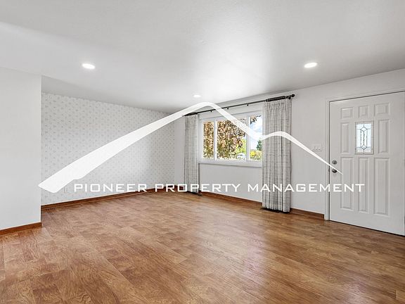 3rd image of 226 Montclair St