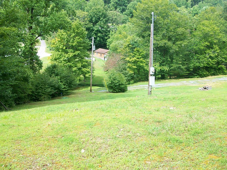 2nd image of 571 Turkey Creek Rd