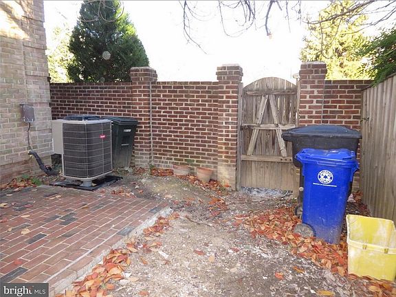 5th image of 4424 Washington Blvd