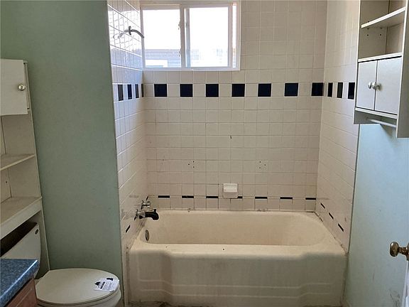 5th image of 503 E South 6th St