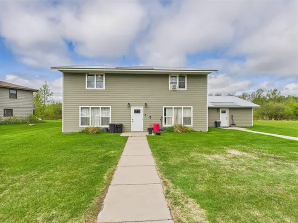 37597 Lakeview Dr, Warroad, MN 56763