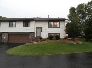 1556 Sunny Way Ct, Anoka, MN 55303