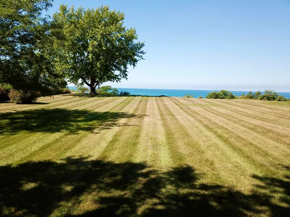 3274 S Lakeshore Dr, Saint Joseph, MI 49085