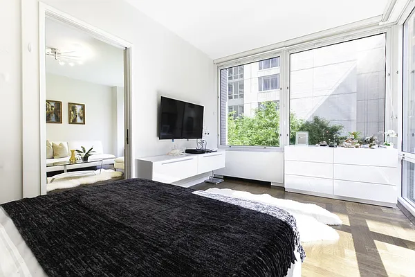 Sold by Compass | media 20