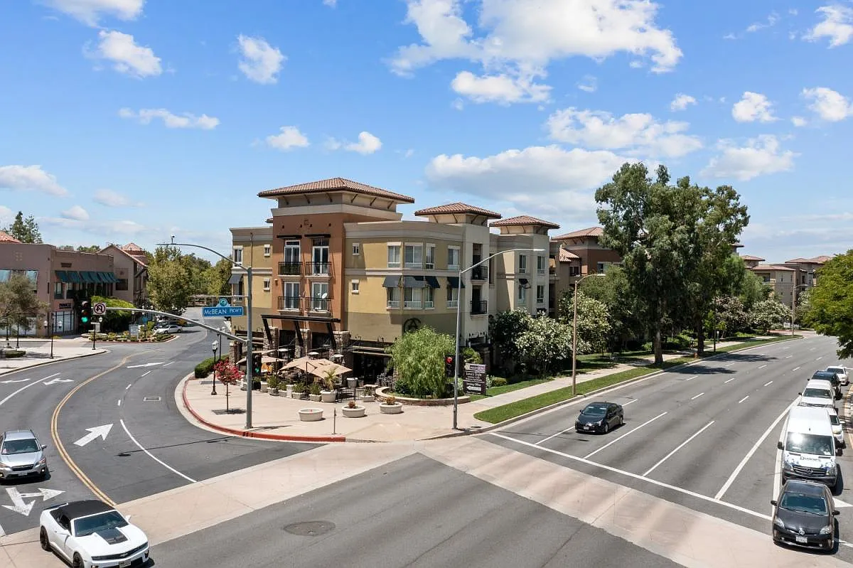 24535 Town Center Dr — Photo 3