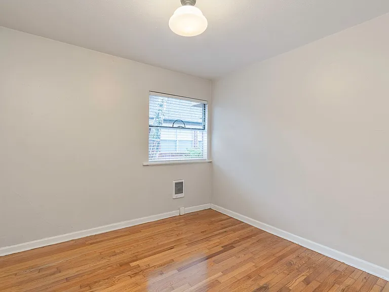 Lovely 1 Bed, 1 Bath at Irving Court Apartments — Photo 14