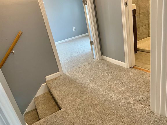 5th image of 103 E Willow Dr