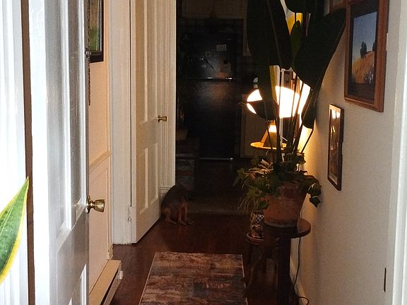 3rd image of 230 Kentucky Ave