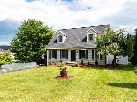 3rd image of 31 Rumonoski Dr