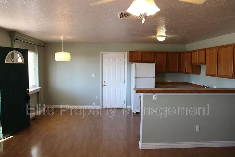 2 bed, 2.0 bath, 1014 sqft, $1,475 — Photo 3