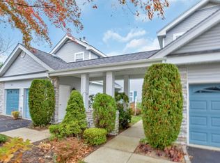 469 Hampton Ct, Moriches, NY 11955