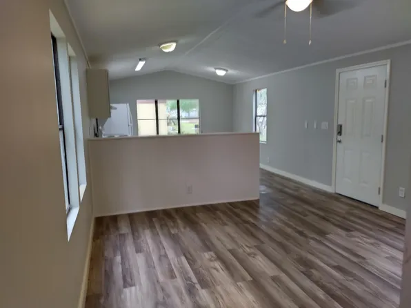 184 Spruce St, Kingsland, GA 31548