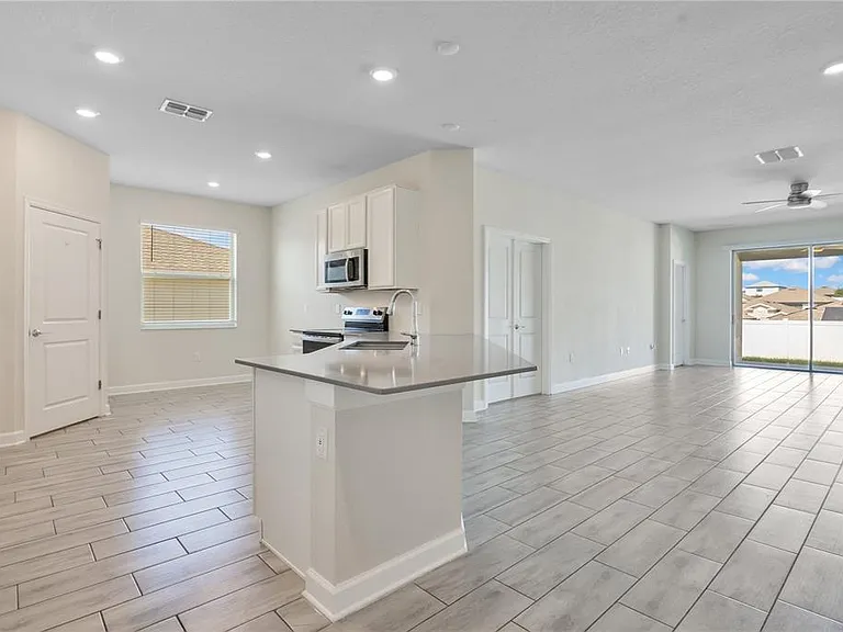 223 Bergamot Loop #A — Photo 4