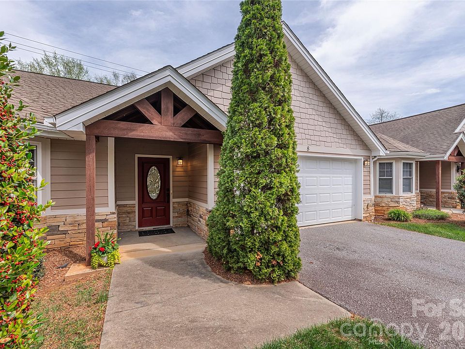 1st image of 8 Kaylor Dr