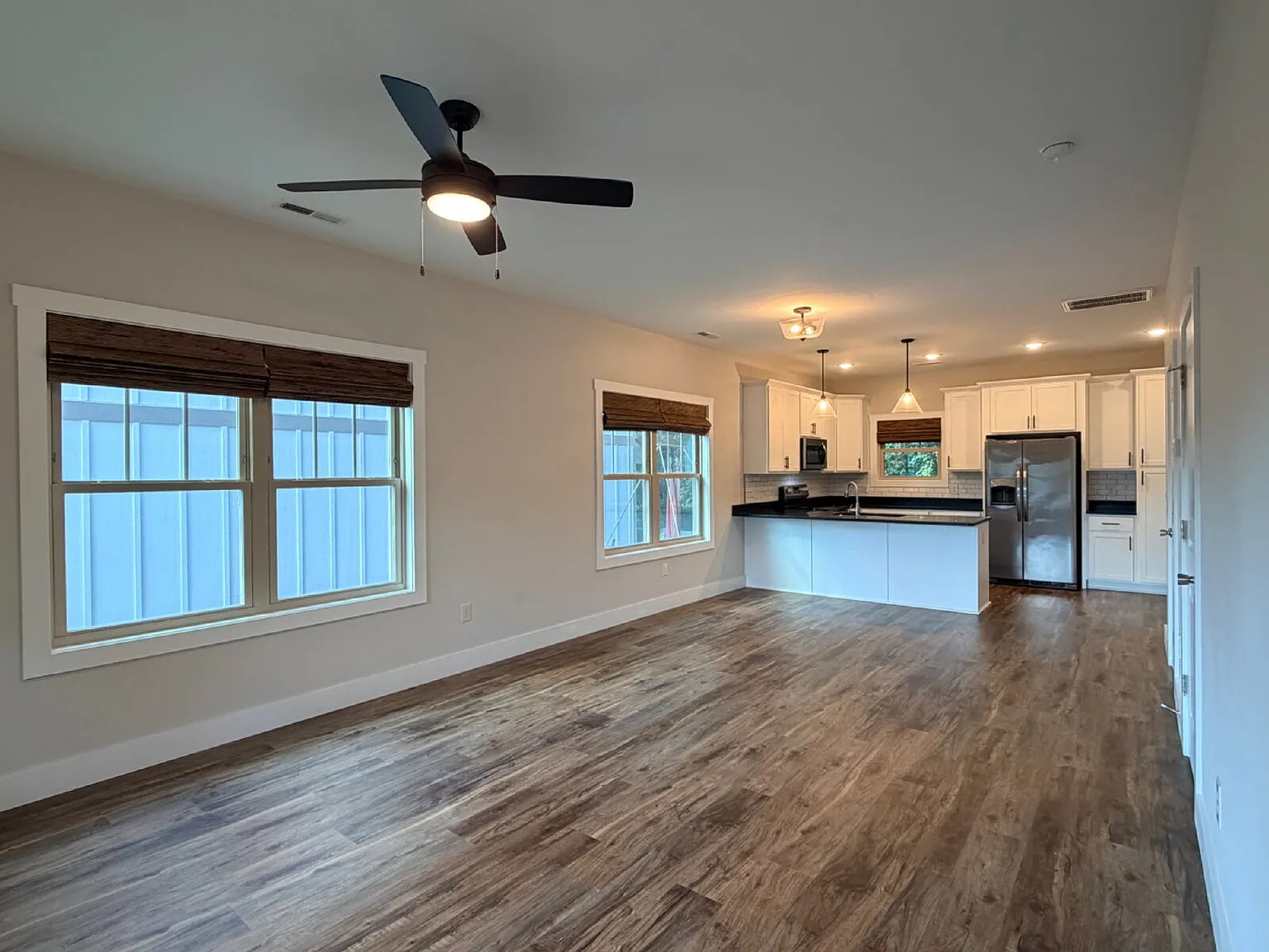 2 bed, 2.5 bath, 1156 sqft, $2,100 — Photo 4