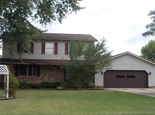2468 Edgewater Dr, Cortland, OH 44410
