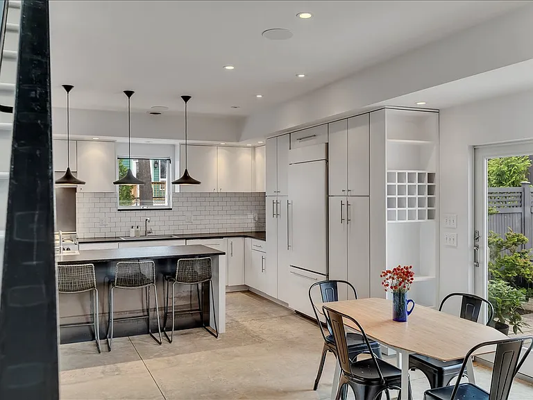 18 Granite St — Photo 32
