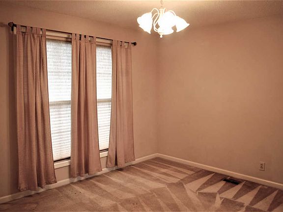 5th image of 2643 Del Ray Dr