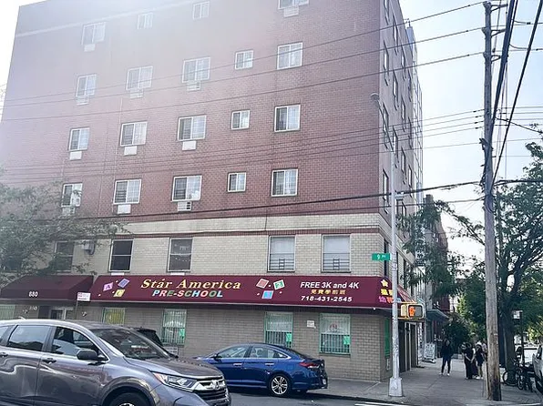 880 60th St APT 3A, Brooklyn, NY 11220