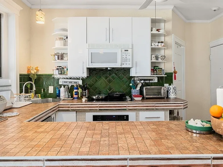 33 Westbourne Ter #4 — Photo 9