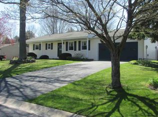 1480 Whispering Springs Dr, York, PA 17408