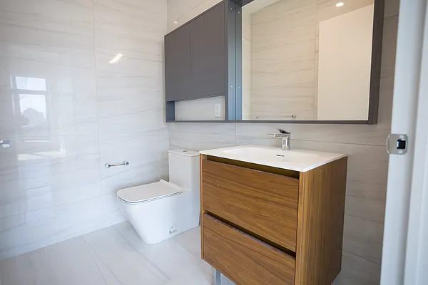 Rented by Bond New York | media 25