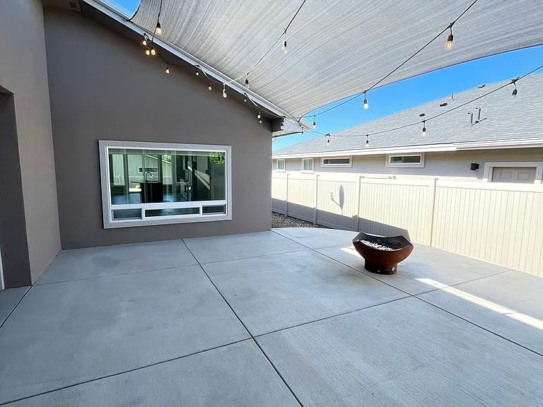 304 E Stanford Ave — Photo 7